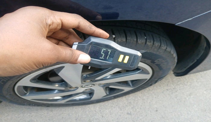 2024 Toyota Glanza V AMT, Petrol, Automatic, 12,969 km, tyre