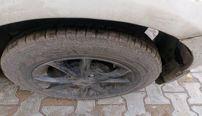 2014 Maruti Swift VDI, Diesel, Manual, 1,16,445 km, tyre