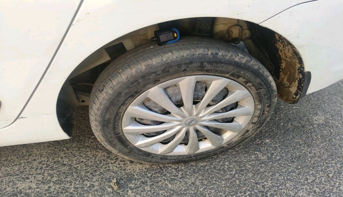 2016 Hyundai Xcent S 1.2, Petrol, Manual, 89,559 km, tyre