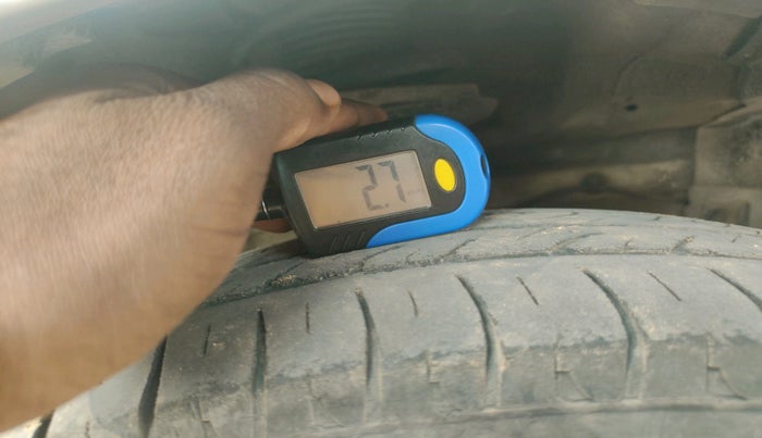 2015 Maruti Swift Dzire VDI, Diesel, Manual, 1,48,682 km, tyre