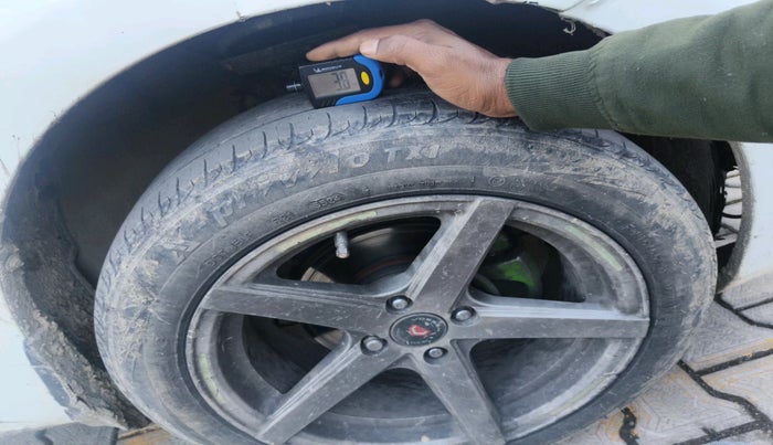 2012 Hyundai Verna FLUIDIC 1.6 CRDI SX, Diesel, Manual, 1,09,402 km, tyre