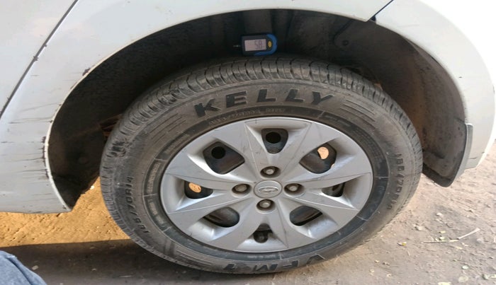 2016 Hyundai Elite i20 MAGNA 1.2, Petrol, Manual, 2,15,973 km, tyre