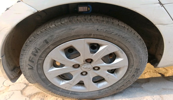 2016 Hyundai Elite i20 MAGNA 1.2, Petrol, Manual, 2,15,973 km, tyre