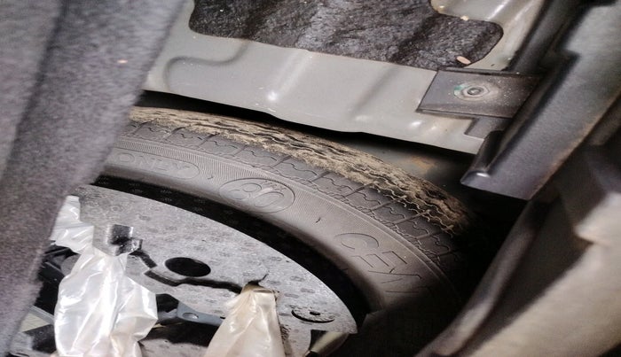 2022 Mahindra XUV300 W8 (O) 1.2 PETROL, Petrol, Manual, 23,928 km, tyre