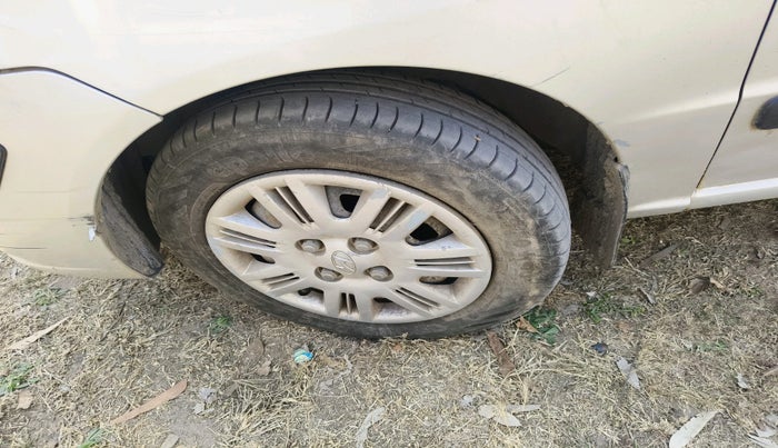 2011 Hyundai Santro Xing GLS, Petrol, Manual, 1,85,094 km, tyre