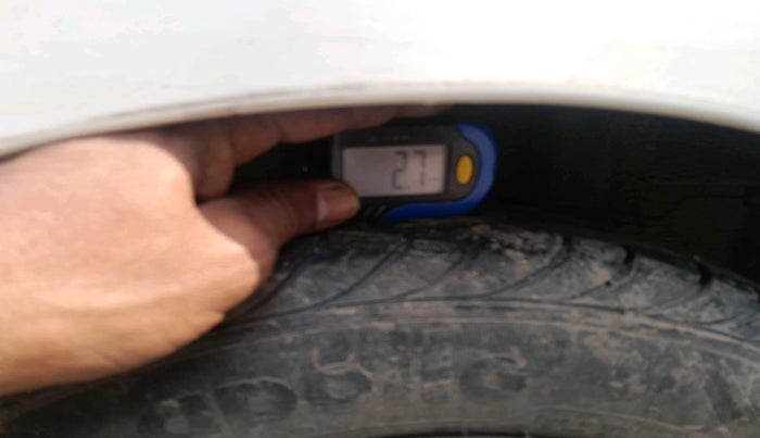 2017 Hyundai Eon ERA +, Petrol, Manual, 39,991 km, tyre