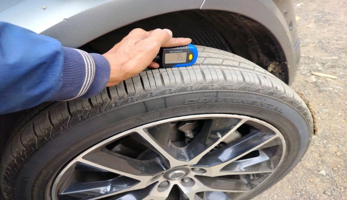 2017 Volvo V90 CROSS COUNTRY D5 INSCRIPTION , Diesel, Automatic, 1,17,345 km, tyre