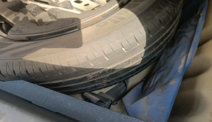 2017 Maruti Vitara Brezza ZDI PLUS DUAL TONE, Diesel, Manual, 1,42,946 km, tyre