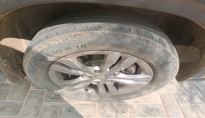 2017 Maruti Vitara Brezza ZDI PLUS DUAL TONE, Diesel, Manual, 1,42,946 km, tyre