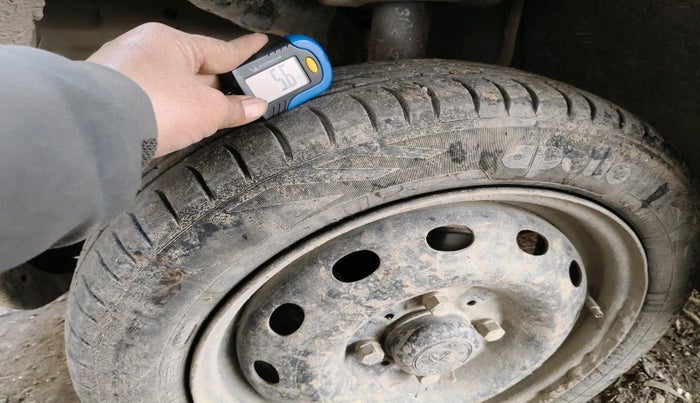 2015 Tata Indica EV2 GLS EMAX CNG, Petrol, Manual, 1,35,977 km, tyre