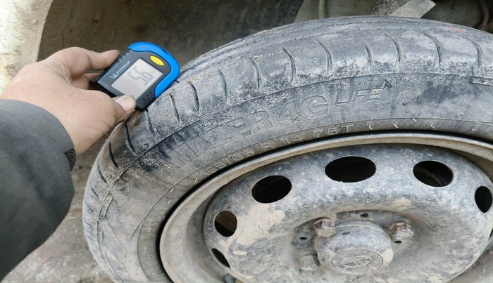 2015 Tata Indica EV2 GLS EMAX CNG, Petrol, Manual, 1,35,977 km, tyre