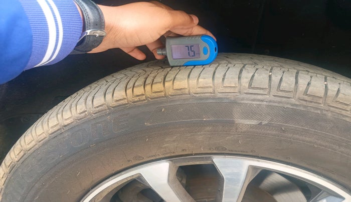 2024 Mahindra SCORPIO-N Z8 Select Petrol MT, Petrol, Manual, 9,599 km, tyre