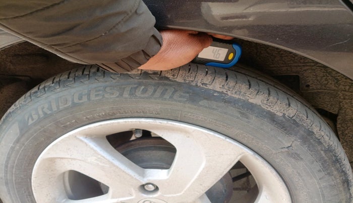 2015 Honda City 1.5L I-VTEC VX CVT, Petrol, Automatic, 1,10,974 km, tyre