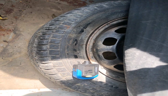 2011 Ford Classic LXI 1.4 DIESEL, Diesel, Manual, 1,41,674 km, tyre