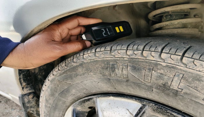 2011 Maruti Alto LX, Petrol, Manual, 47,260 km, tyre