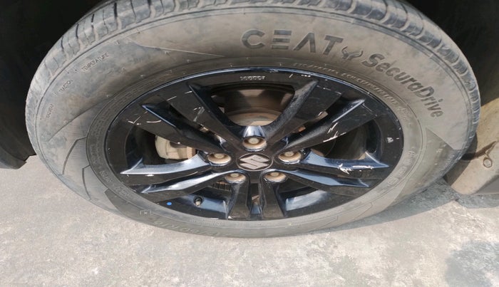 2019 Maruti Vitara Brezza ZDI PLUS AMT, Diesel, Automatic, 1,77,690 km, tyre