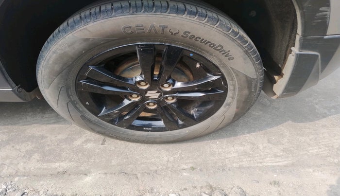 2019 Maruti Vitara Brezza ZDI PLUS AMT, Diesel, Automatic, 1,77,690 km, tyre