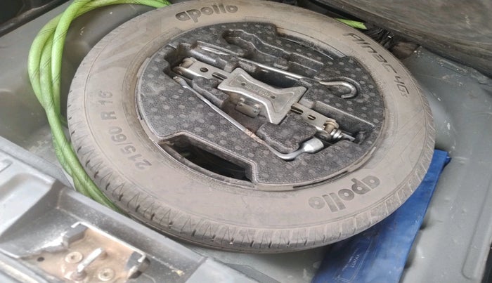 2019 Maruti Vitara Brezza ZDI PLUS AMT, Diesel, Automatic, 1,77,690 km, tyre