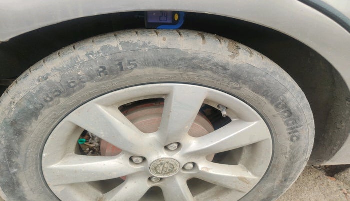 2013 Nissan Sunny XV PETROL, CNG, Manual, 83,320 km, tyre