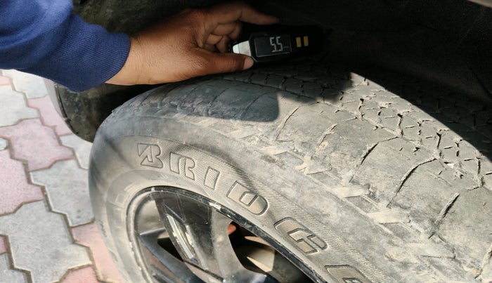 2012 Mahindra XUV500 W8, Diesel, Manual, 95,500 km, tyre