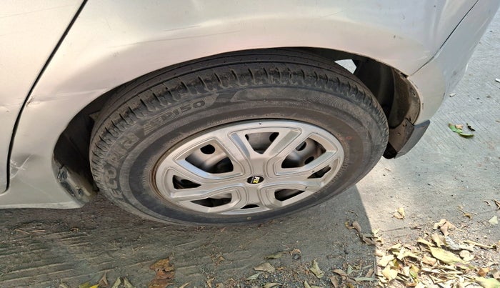 2010 Maruti Swift LXI, Petrol, Manual, 1,28,063 km, tyre