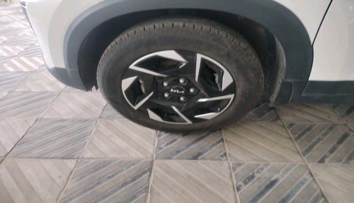 2024 KIA SONET HTK (O) 1.2 Petrol MT, Petrol, Manual, 13,078 km, tyre