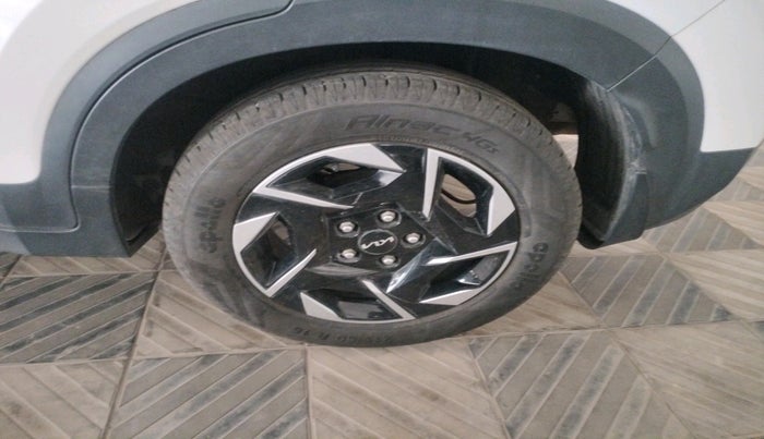 2024 KIA SONET HTK (O) 1.2 Petrol MT, Petrol, Manual, 13,078 km, tyre