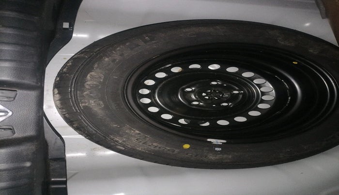 2024 KIA SONET HTK (O) 1.2 Petrol MT, Petrol, Manual, 13,078 km, tyre