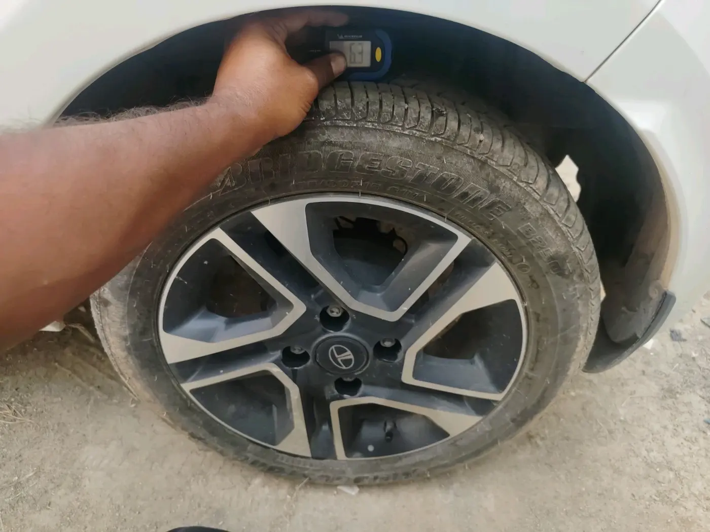 2024 Tata Tiago XZ PLUS PETROL, Petrol, Manual, 720 km, tyre