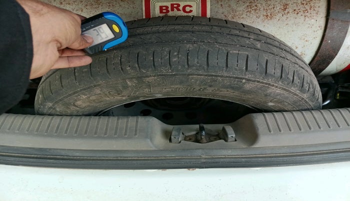 2013 Hyundai i10 MAGNA 1.1, Petrol, Manual, 2,08,755 km, tyre