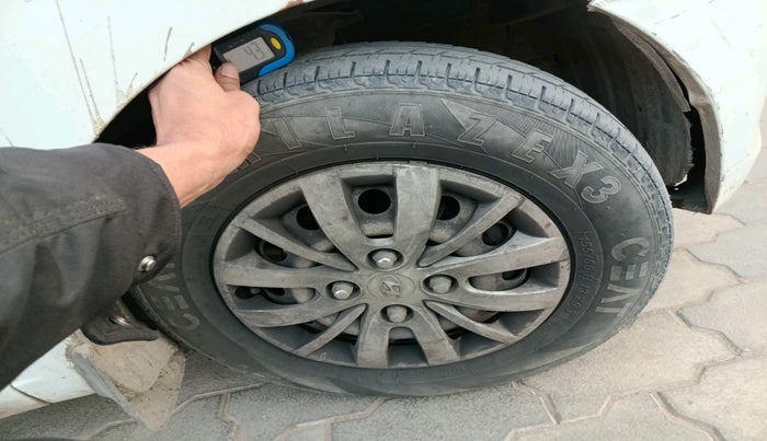 2013 Hyundai i10 MAGNA 1.1, Petrol, Manual, 2,08,755 km, tyre