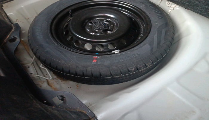 2023 Maruti Baleno DELTA PETROL 1.2, Petrol, Manual, 29,673 km, tyre