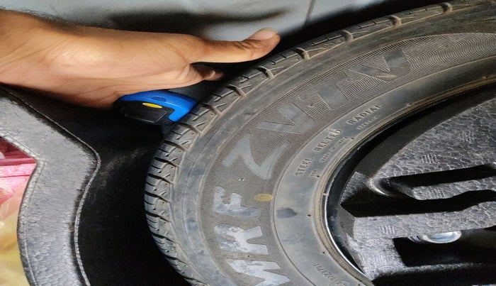 2016 Volkswagen Vento HIGHLINE DIESEL 1.5, Diesel, Manual, 1,67,296 km, tyre