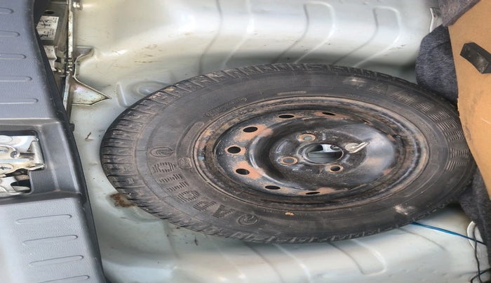 2018 Maruti Alto 800 LXI, Petrol, Manual, 70,056 km, tyre