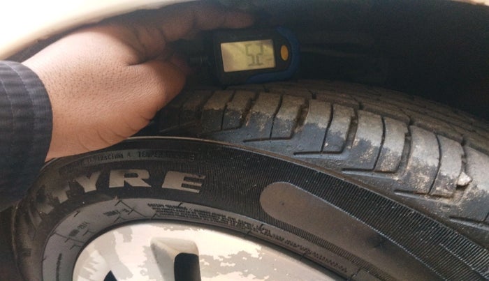 2012 Hyundai i10 SPORTZ 1.2, Petrol, Manual, 66,888 km, tyre