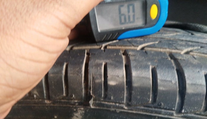 2012 Hyundai i10 SPORTZ 1.2, Petrol, Manual, 66,888 km, tyre