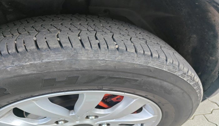 2016 Mahindra XUV500 W10 AT, Diesel, Automatic, 90,633 km, tyre