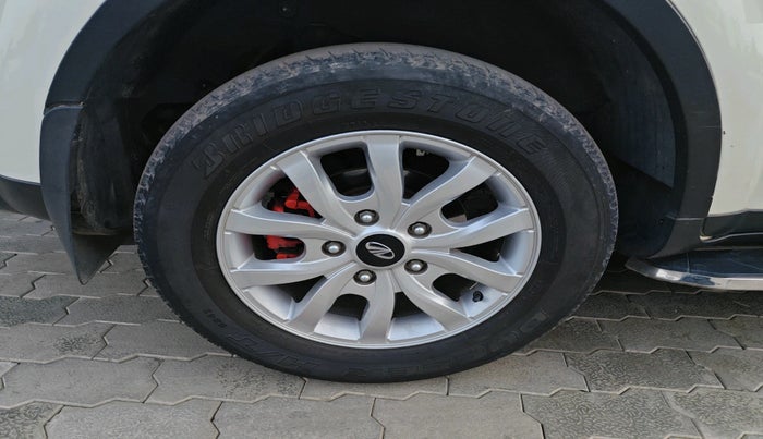 2016 Mahindra XUV500 W10 AT, Diesel, Automatic, 90,633 km, tyre