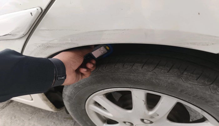 2013 Honda Brio VX AT, Petrol, Automatic, 1,61,078 km, tyre