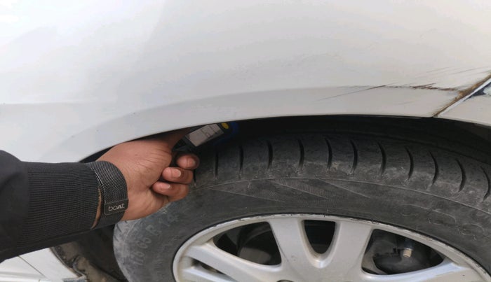 2013 Honda Brio VX AT, Petrol, Automatic, 1,61,078 km, tyre