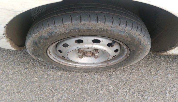 2012 Tata Indica Vista LX TDI, Diesel, Manual, 2,50,443 km, tyre