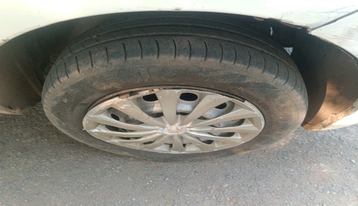 2012 Tata Indica Vista LX TDI, Diesel, Manual, 2,50,443 km, tyre