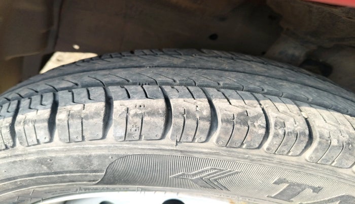 2015 Maruti Celerio LXI, Petrol, Manual, 13,714 km, tyre