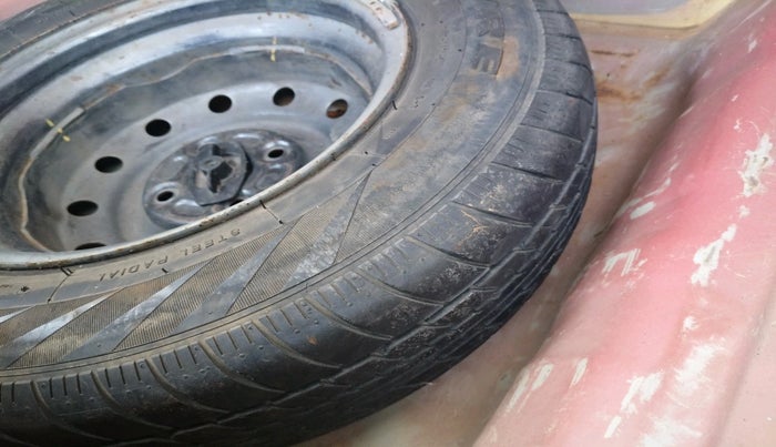 2015 Maruti Celerio LXI, Petrol, Manual, 13,714 km, tyre