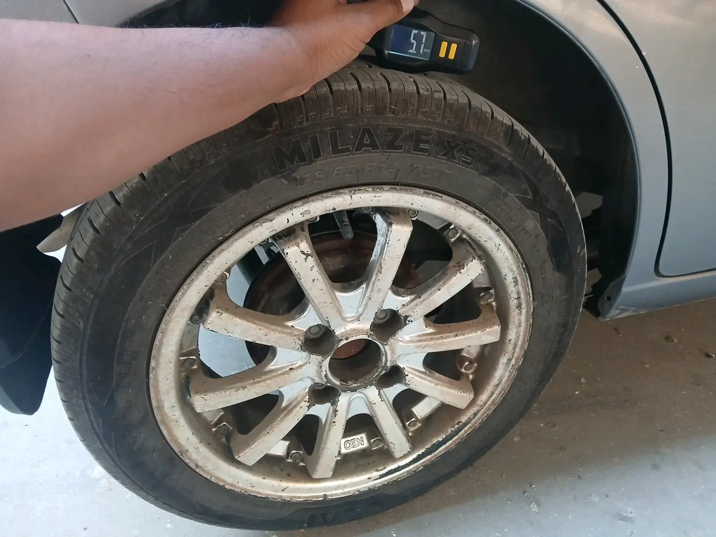 2015 Maruti Wagon R 1.0 VXI AMT, CNG, Automatic, 89,995 km, tyre