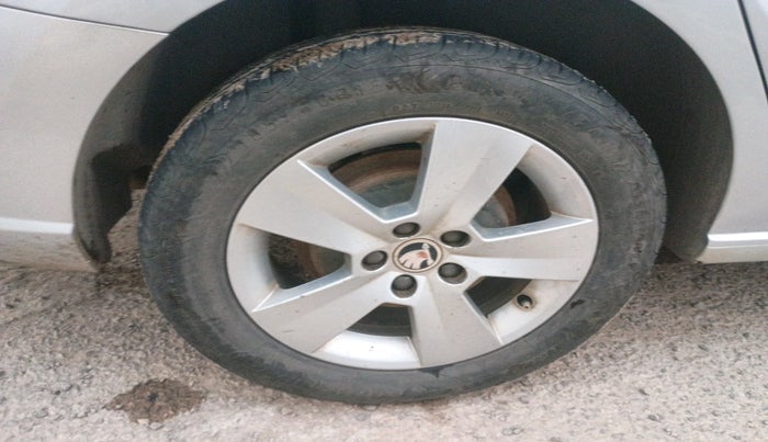 2020 Skoda Rapid 1.0 AMBITION TSI MT, Petrol, Manual, 68,541 km, tyre