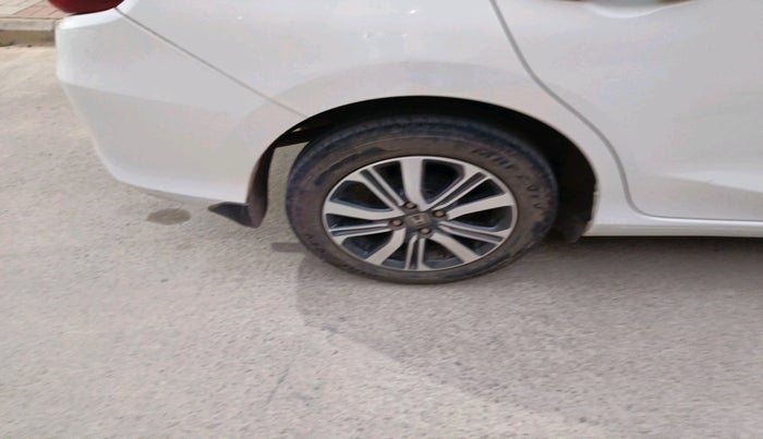 2022 Honda Amaze 1.2L I-VTEC VX CVT, Petrol, Automatic, 31,983 km, tyre