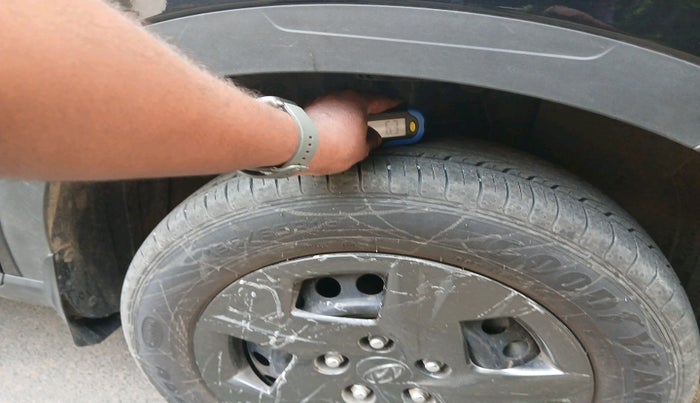 2025 Hyundai VENUE S 1.2, Petrol, Manual, 2,302 km, tyre