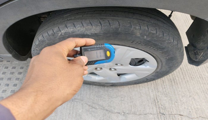 2020 Hyundai VENUE S 1.2, Petrol, Manual, 43,619 km, tyre