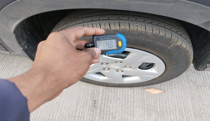 2020 Hyundai VENUE S 1.2, Petrol, Manual, 43,619 km, tyre